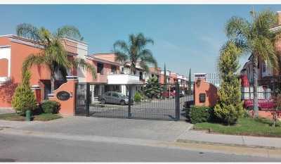 Home For Sale in Tlajomulco De Zuniga, Mexico