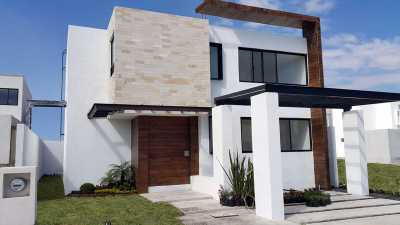 Home For Sale in Huimilpan, Mexico