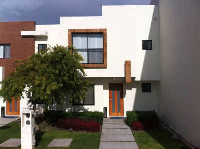 Home For Sale in El Marques, Mexico