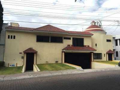 Apartment For Sale in San Pedro Tlaquepaque, Mexico