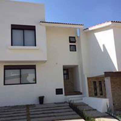 Home For Sale in El Marques, Mexico