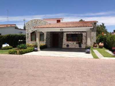 Home For Sale in San Juan Del Rio, Mexico