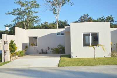 Home For Sale in Othon P. Blanco, Mexico