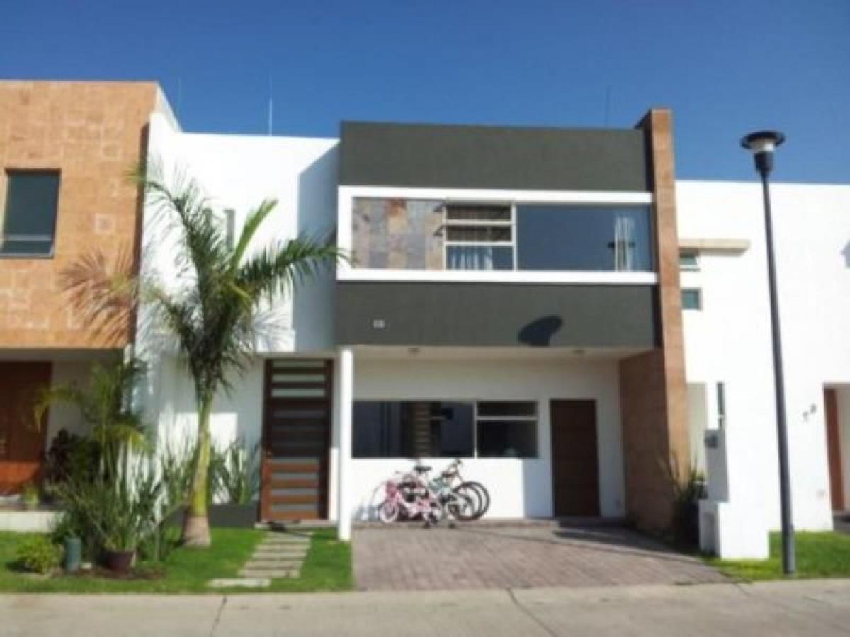 Picture of Home For Sale in Tlajomulco De Zuniga, Jalisco, Mexico