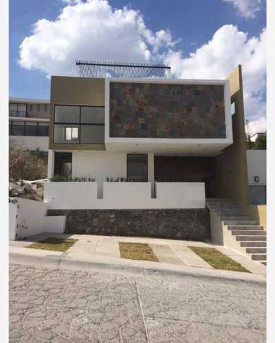 Home For Sale in Huimilpan, Mexico