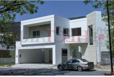 Home For Sale in Nuevo Leon, Mexico