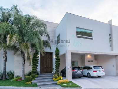 Home For Sale in San Pedro Garza Garcia, Mexico