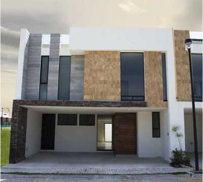 Home For Sale in Ocoyucan, Mexico
