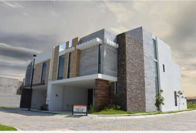 Home For Sale in Ocoyucan, Mexico