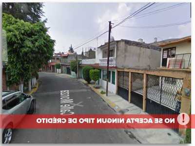 Home For Sale in Tlalnepantla De Baz, Mexico