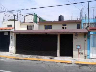Home For Sale in Tlalnepantla De Baz, Mexico