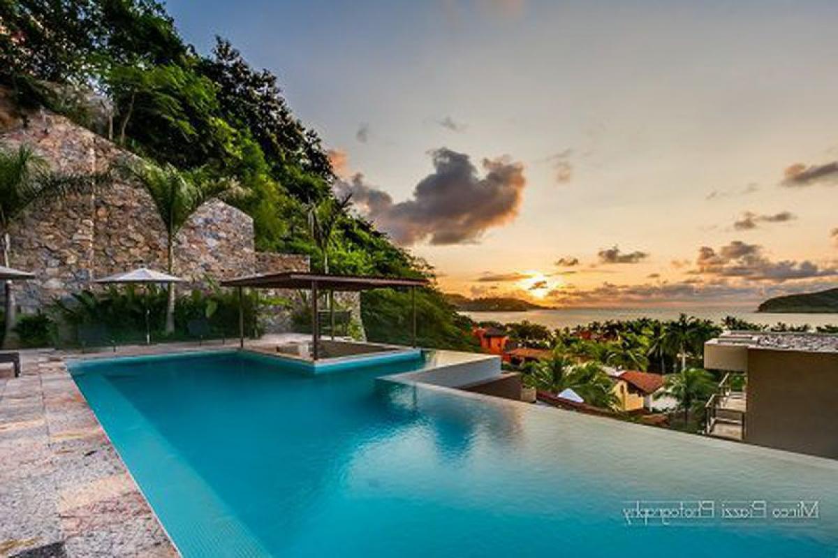 Picture of Other Commercial For Sale in Zihuatanejo De Azueta, Guerrero, Mexico