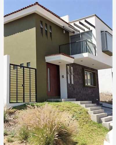 Home For Sale in Tlajomulco De Zuniga, Mexico