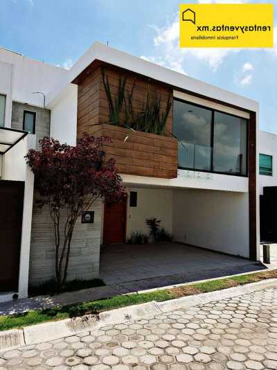 Home For Sale in Ocoyoacac, Mexico