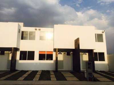 Home For Sale in Atizapan De Zaragoza, Mexico