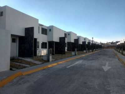 Home For Sale in Atizapan De Zaragoza, Mexico