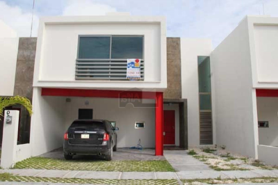 Home For Sale in Carmen, Mexico