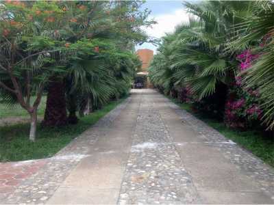 Home For Sale in San Francisco Lachigolo, Mexico