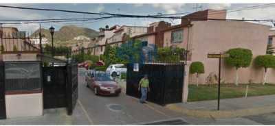 Home For Sale in Tlalnepantla De Baz, Mexico