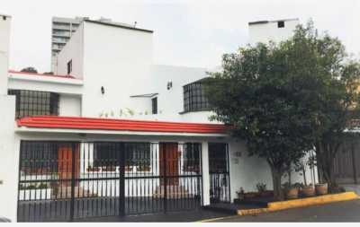 Home For Sale in Huixquilucan, Mexico