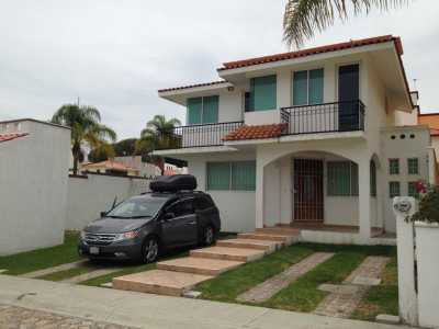 Home For Sale in Ixtapan De La Sal, Mexico