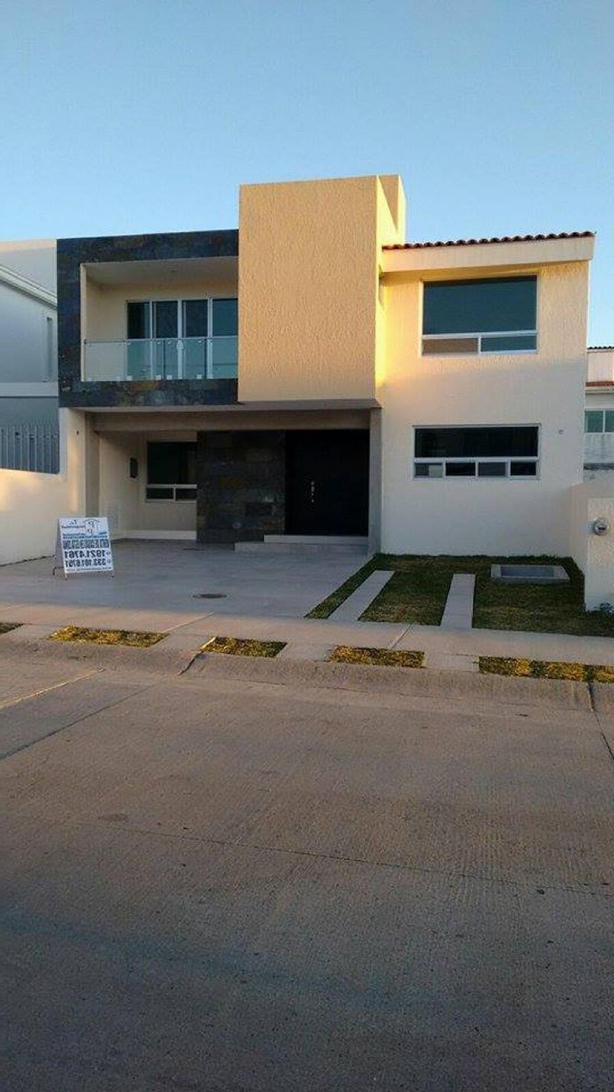 Picture of Home For Sale in Tlajomulco De Zuniga, Jalisco, Mexico