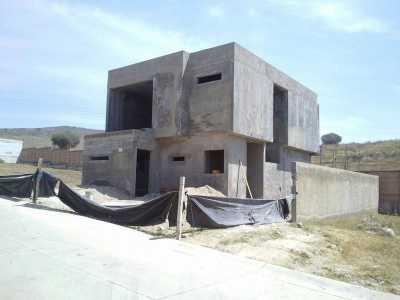 Home For Sale in Tlajomulco De Zuniga, Mexico
