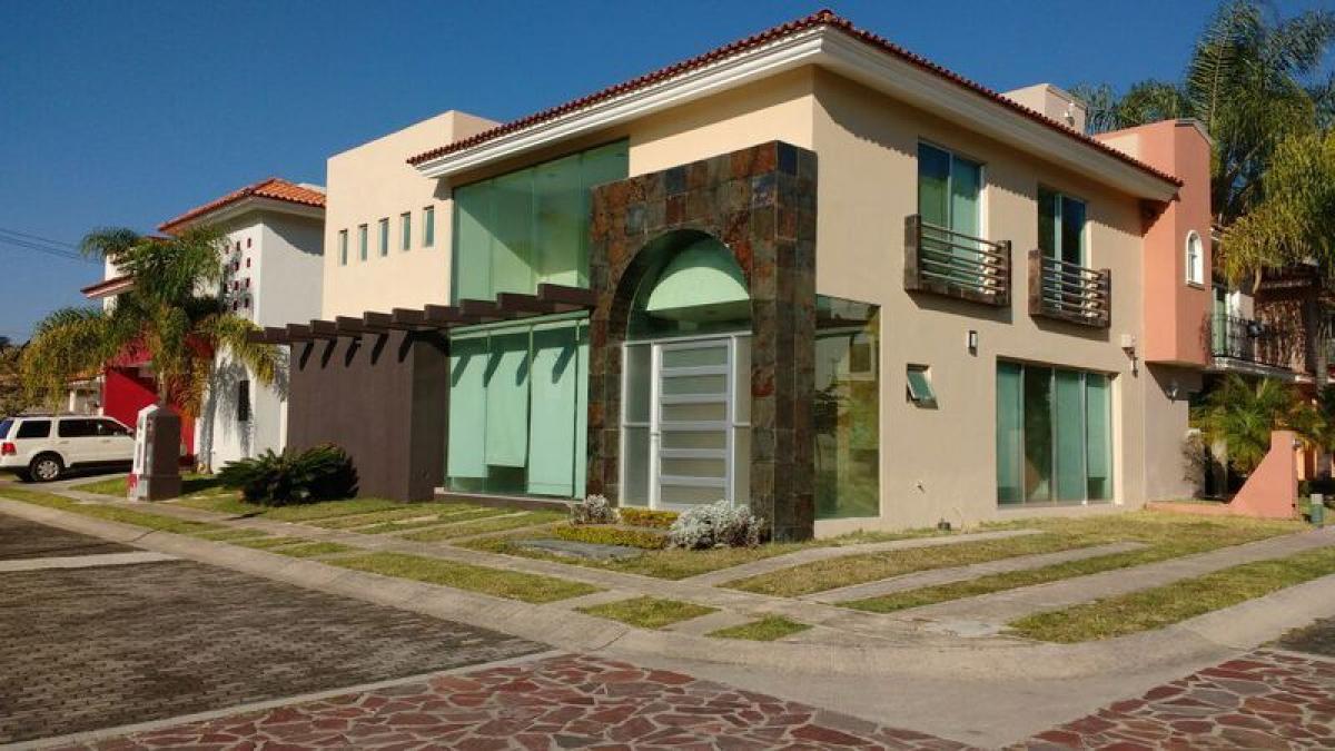 Picture of Home For Sale in Tlajomulco De Zuniga, Jalisco, Mexico