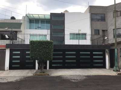 Home For Sale in Xochimilco, Mexico