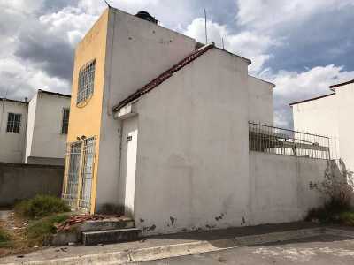 Home For Sale in San Antonio La Isla, Mexico