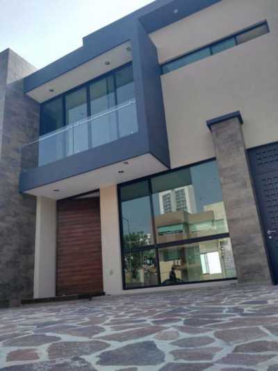 Home For Sale in Leon, Mexico