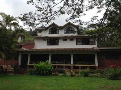 Home For Sale in Valle Del Cauca, Colombia