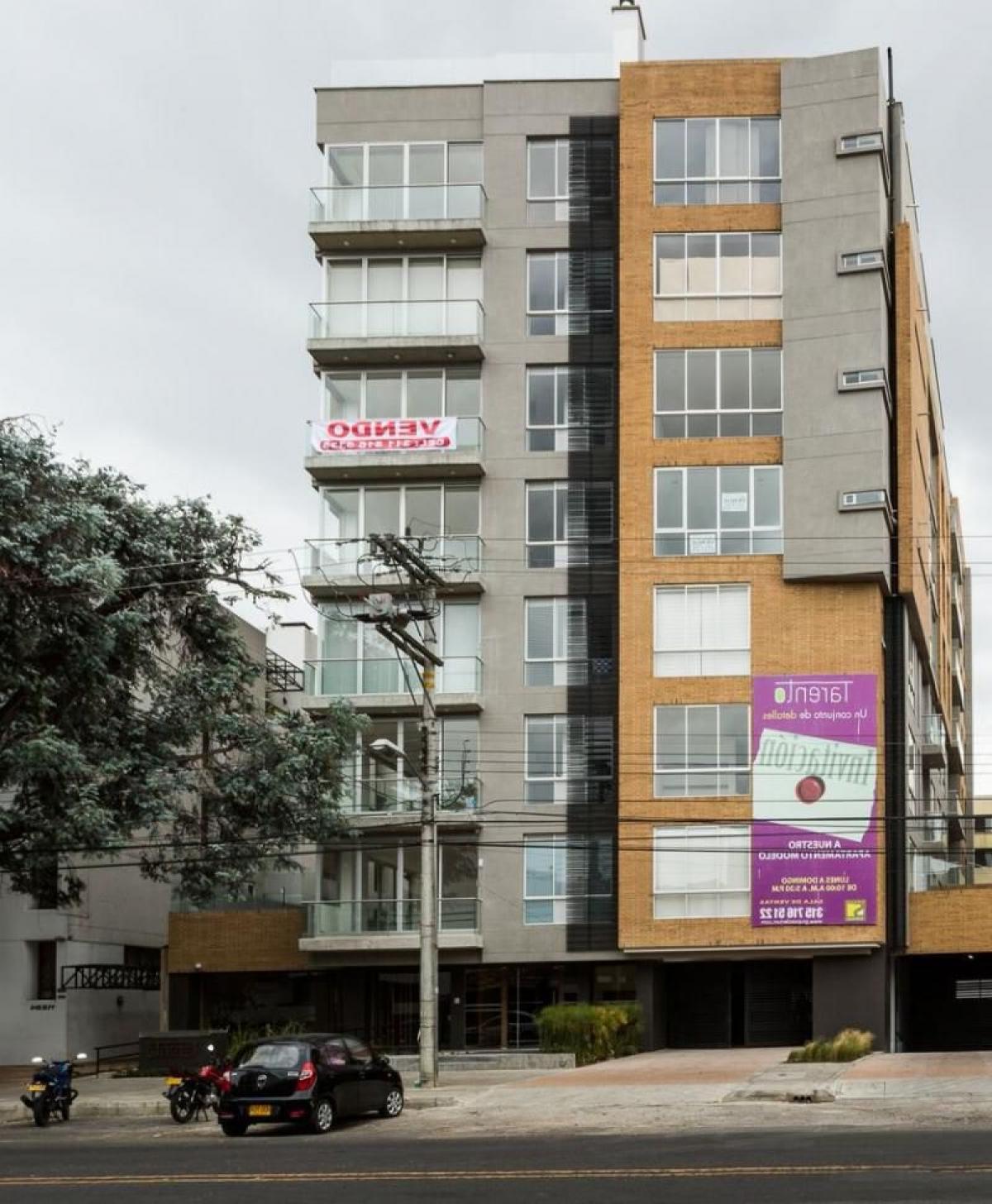 Picture of Home For Sale in Bogota D.C, Bogota Distrito Capital, Colombia