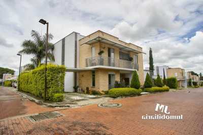 Home For Sale in Valle Del Cauca, Colombia
