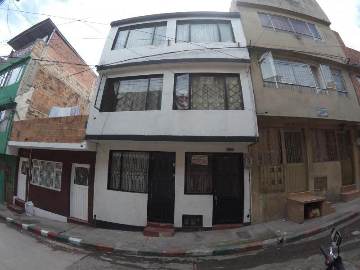 Picture of Home For Sale in Bogota D.C, Bogota Distrito Capital, Colombia