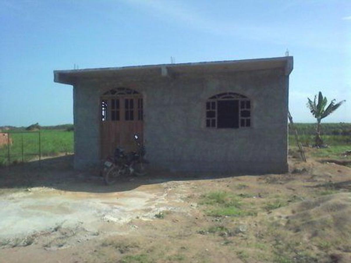 Picture of Home For Sale in Marataizes, Espirito Santo, Brazil