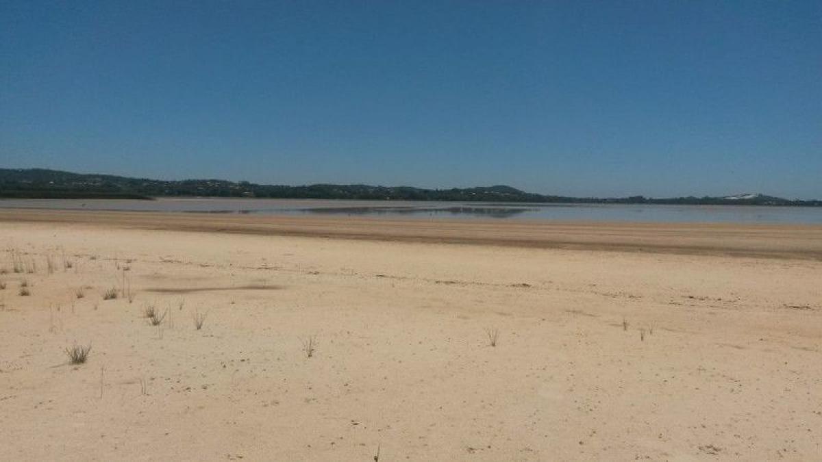Picture of Residential Land For Sale in Imbituba, Santa Catarina, Brazil