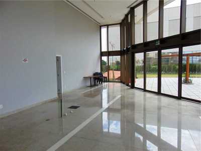 Commercial Building For Sale in 