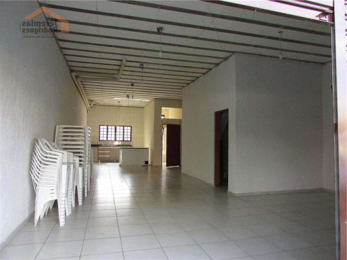 Picture of Commercial Building For Sale in Pindamonhangaba, Sao Paulo, Brazil