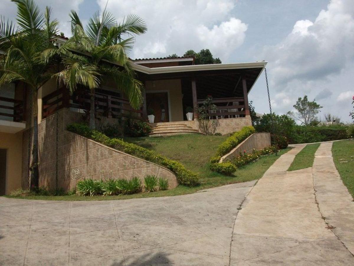 Picture of Home For Sale in Piracaia, Sao Paulo, Brazil