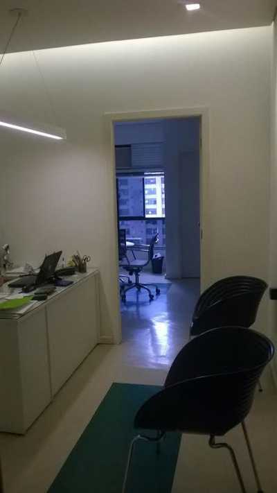 Commercial Building For Sale in 