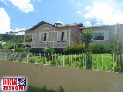 Home For Sale in Ãguas De Lindoia, Brazil