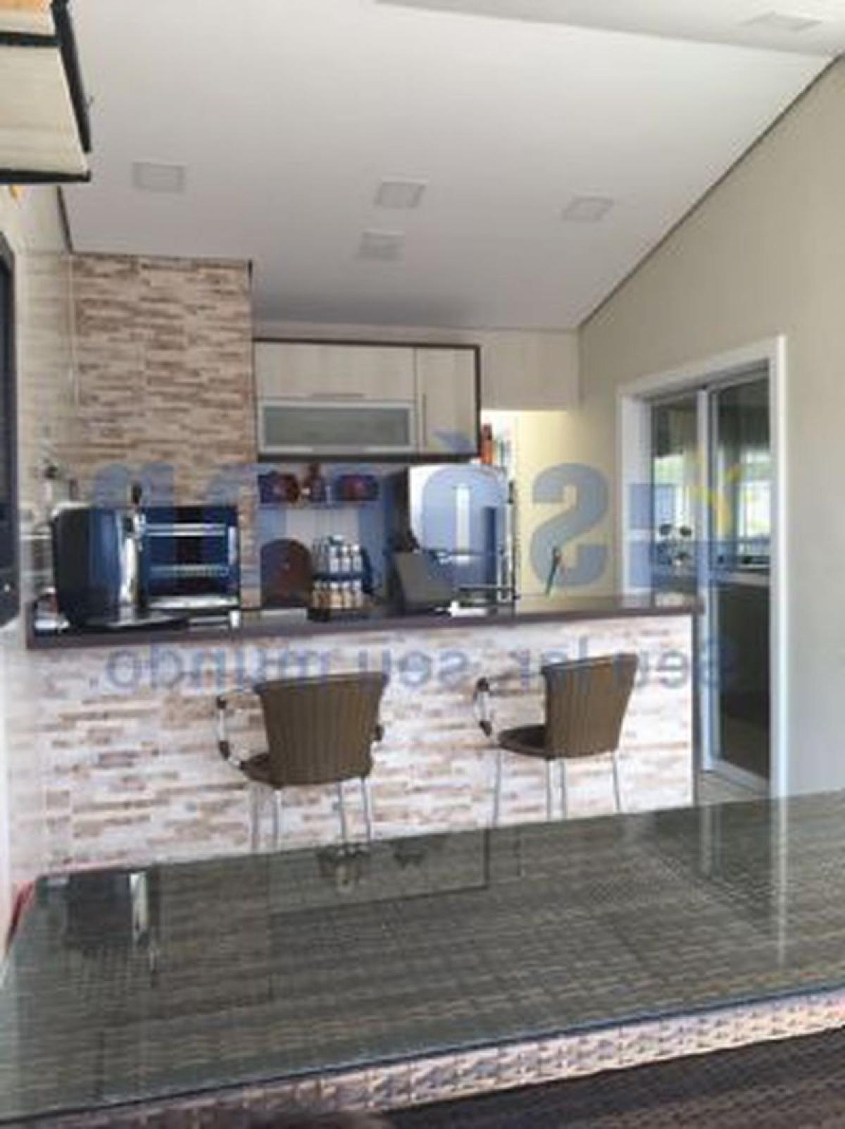 Picture of Home For Sale in Aruja, Sao Paulo, Brazil