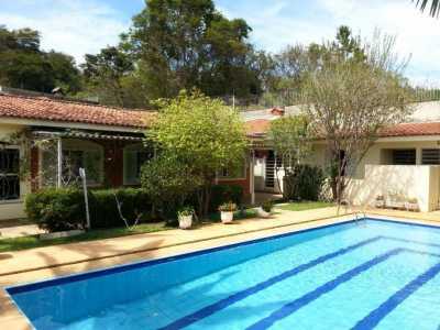 Home For Sale in Ãguas De Lindoia, Brazil