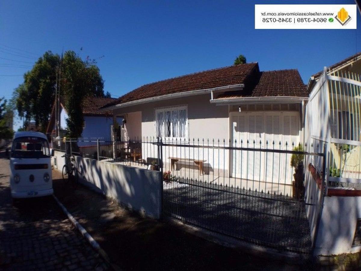 Picture of Home For Sale in Balneario Piçarras, Santa Catarina, Brazil