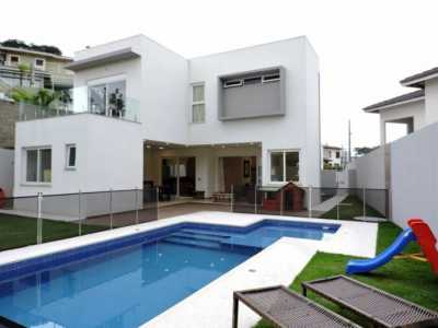Home For Sale in Carapicuiba, Brazil