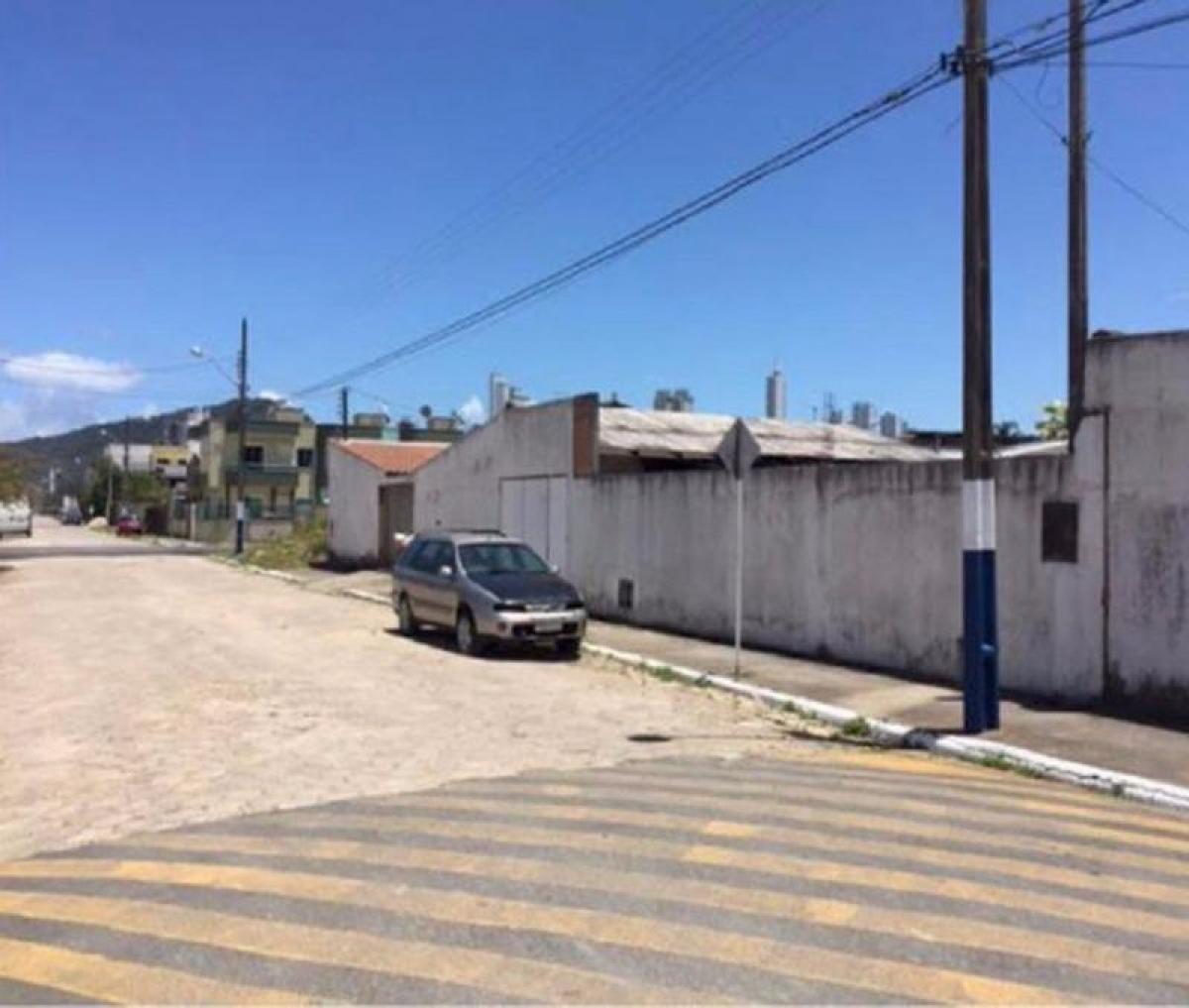 Picture of Residential Land For Sale in Balneario Camboriu, Santa Catarina, Brazil