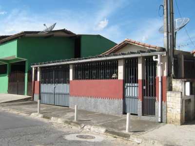 Home For Sale in Sao LourenÃ§o Da Serra, Brazil