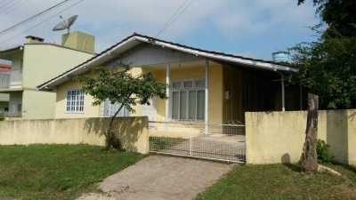 Home For Sale in Balneario Piçarras, Brazil