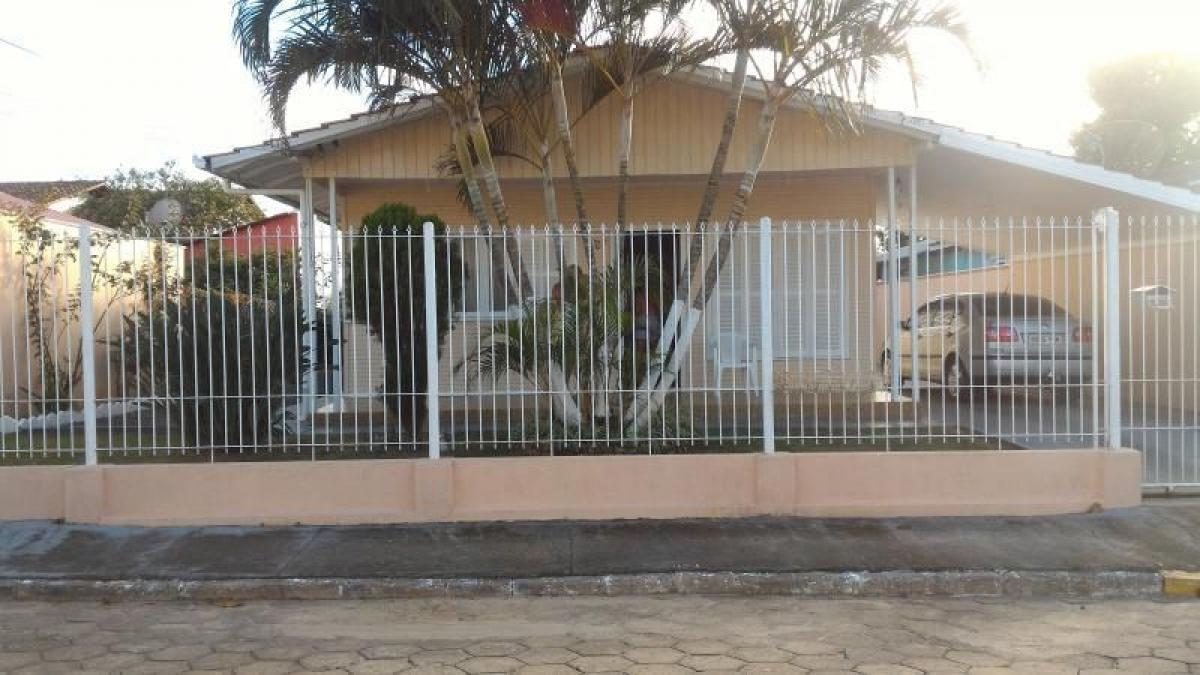 Picture of Home For Sale in Balneario Piçarras, Santa Catarina, Brazil